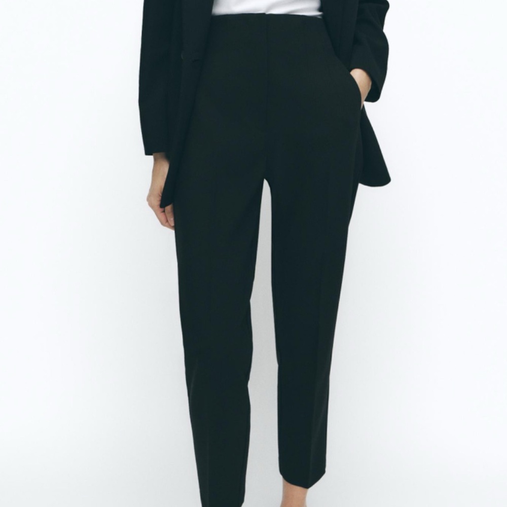 Zara Black Cropped Ankle Pants